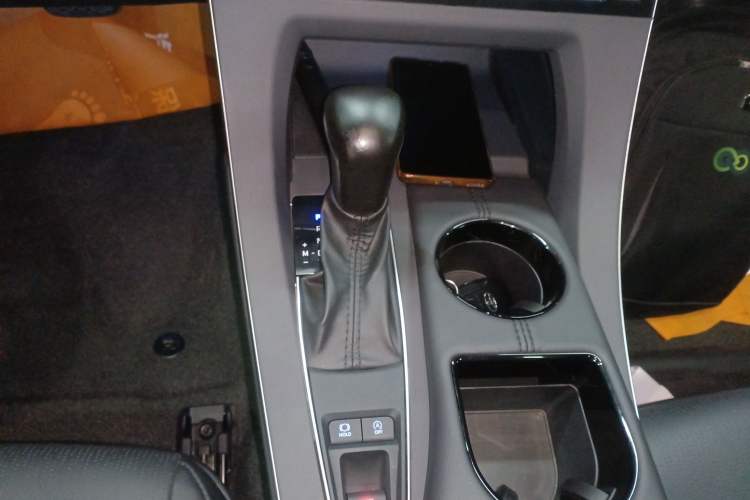 Used Toyota Avalon 2019 2.0L XLE Premium Edition China VI