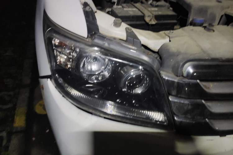 Used CHANGAN KAICHENG Ounuo S 2015 1.5L CNG Model Right Front Headlight