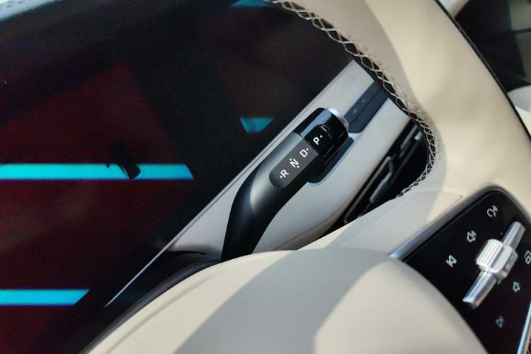 Used Roewe D7 2023 DMH 125km Excellence Edition
