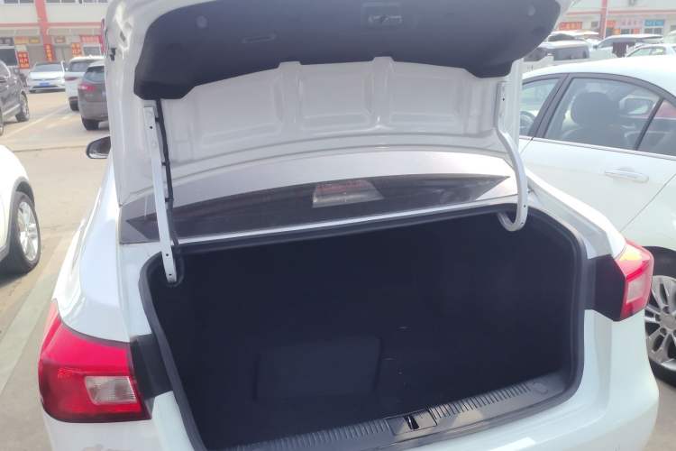 Used Roewe 360 2017 1.5L Automatic Luxury Edition
