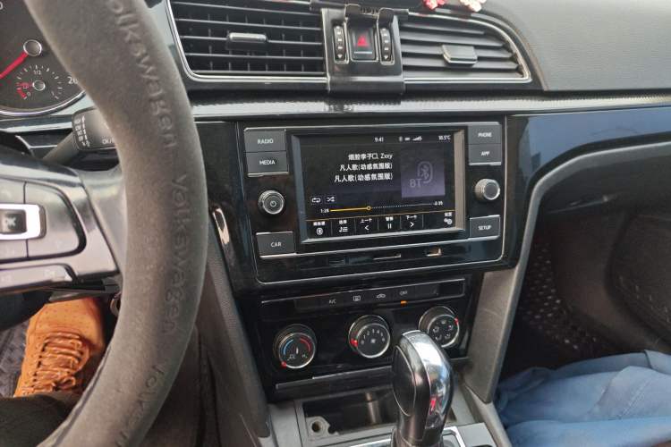 Used Volkswagen Lamando 2017 230TSI DSG Fashion Edition
