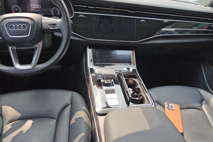 Used Audi Q8 2021 45 TFSI Luxury Prestige Edition Gear Lever