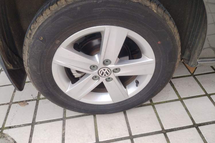 Used Volkswagen Bora 2014 1.6L Automatic Fashion Model Exterior 5