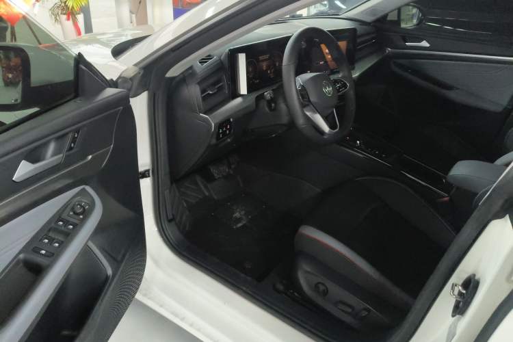 Used Volkswagen Lamando 2022 Lingdu L 280TSI DSG Spicy Edition Driver Seat