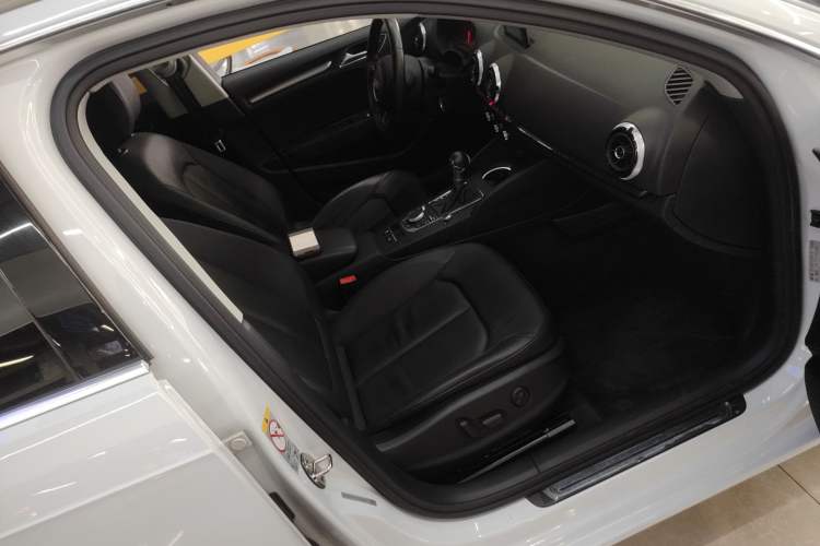 Used Audi A3 2014 Sportback 35 TFSI Automatic Comfort Model
