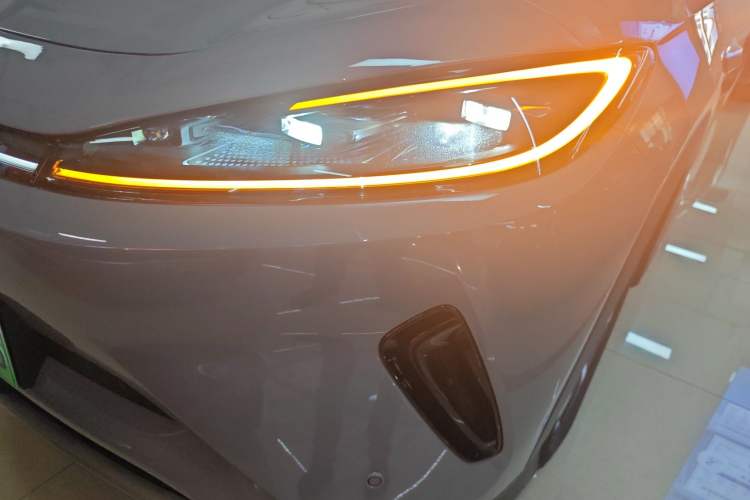 Used BYD Sealion 05 EV 2025 520 km Smart Cruise Version Left Front Headlight