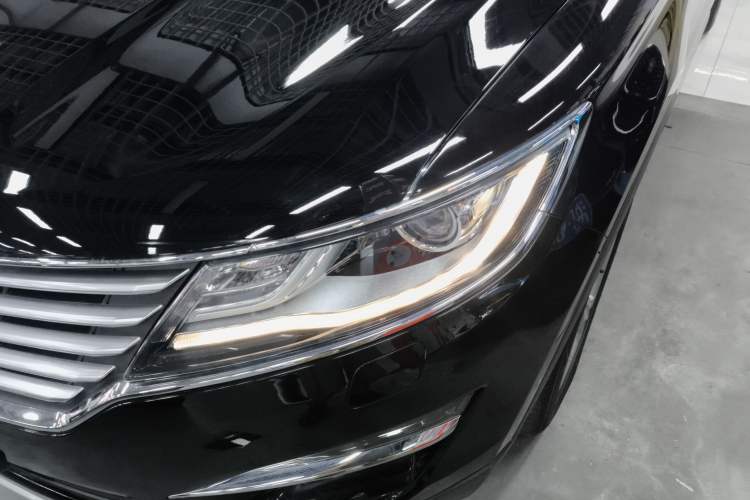 Used Lincoln MKC 2017 2.0T Two-Wheel Drive Deluxe Edition
