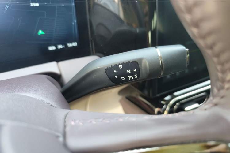 Used Leapmotor C11 2023 Pure Electric 500 Smart Edition Gear Lever