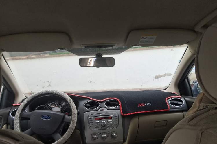 Used Ford Focus 2013 Sedan Classic 1.8L Manual Base Model