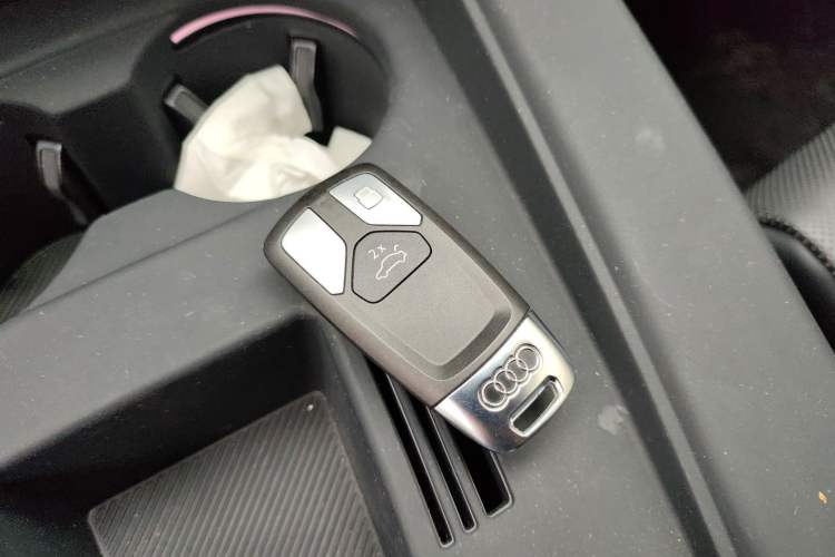 Used Audi A4L 2024 40 TFSI Luxury Dynamic Edition Vehicle Key