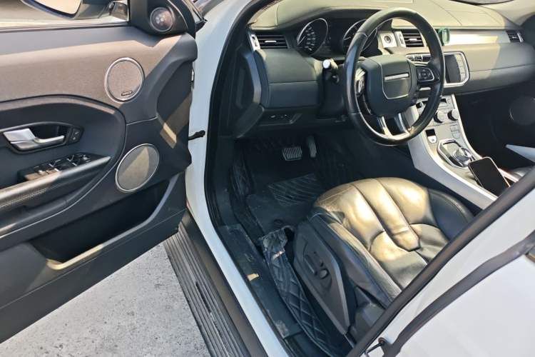 Used Land Rover Range Evoque 2015 2.0T Five-Door Zhiyao Edition Driver Seat