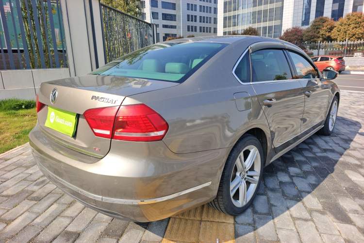 Used Volkswagen Passat 2014 2.0 TSI DSG Prestige Navigation Edition
