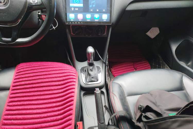 Used Volkswagen Polo 2016 1.6L Automatic Comfort Model
