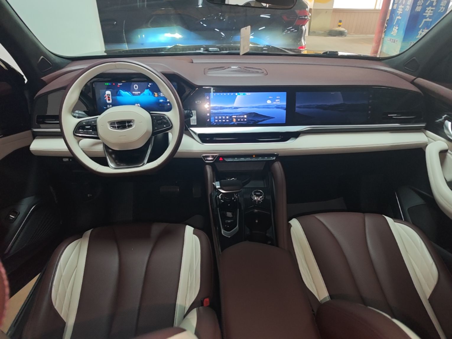 Geely Auto Monjaro L 2021 2.0TD DCT EVO Two-Wheel Drive Prestige Version — снимка 12