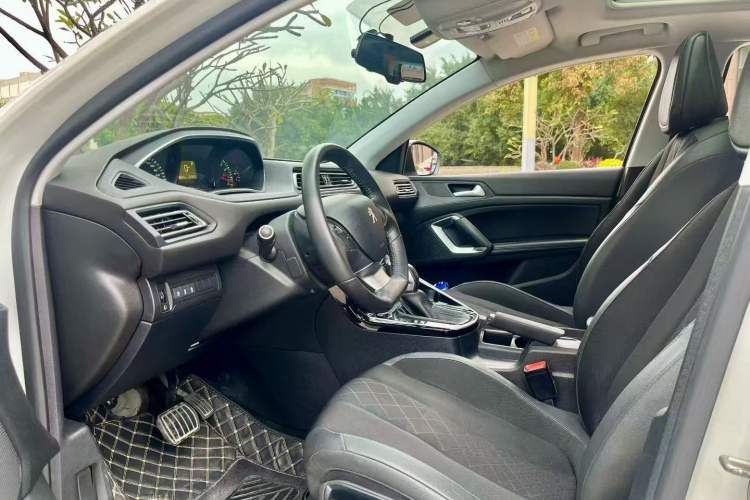 Used Peugeot 308 2016 1.6L Automatic Luxury Edition