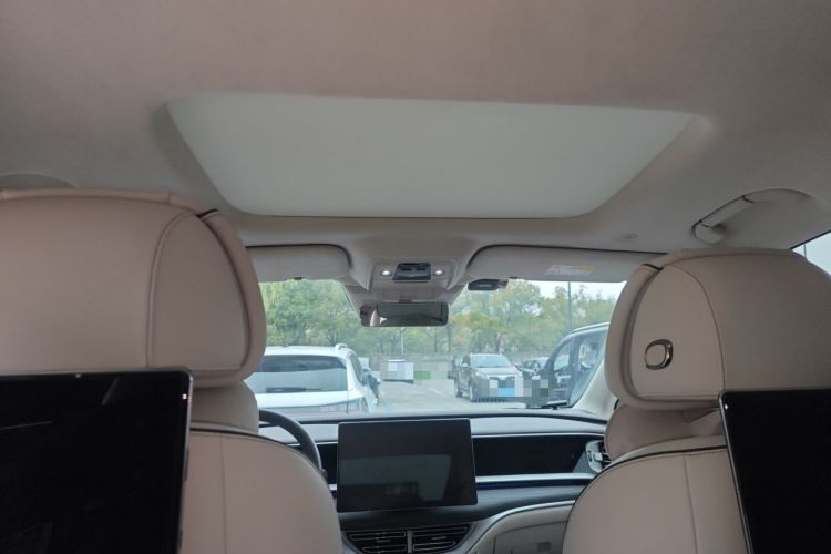 Used Denza D9 2024 DM-i 980 Four-Wheel Drive Flagship Model
