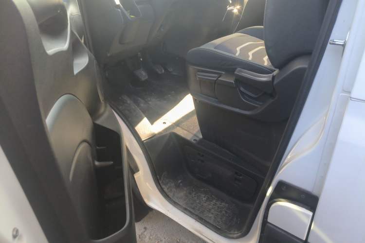 Used Iveco Eurocargo 2021 2.0T Manual Super Rui Long Wheelbase Short Overhang High Roof Side-Sliding Door F1A