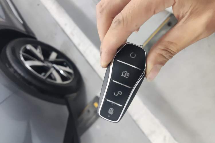 Used BYD Qin L 2024 DM-i 120KM Excellence Model Vehicle Key