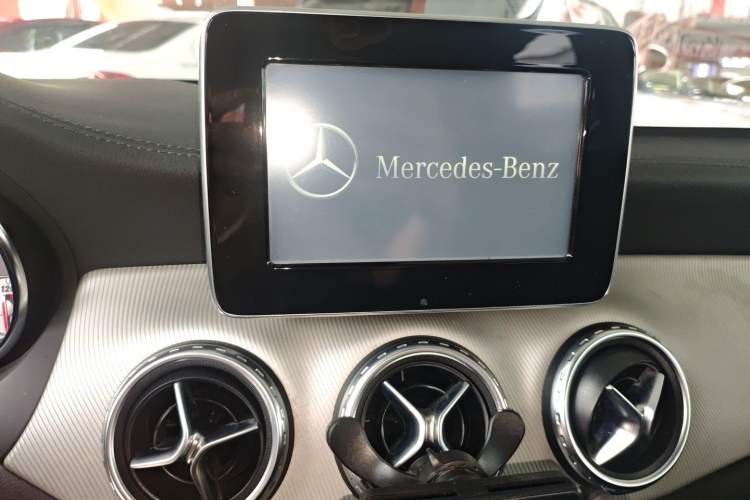 Used Mercedes-Benz GLA 2016 GLA 200 Fashion Model
