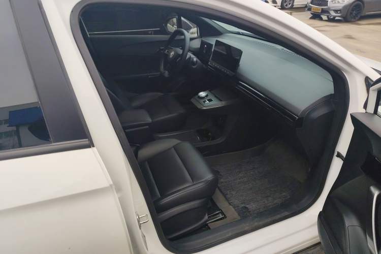 Used MG 4 EV 2023 415 km Range Sea-Faring Champion Edition