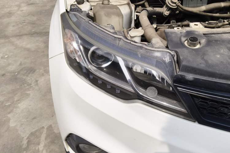 Used Soueast DX3 2018 1.5T CVT Luxury Model Right Front Headlight