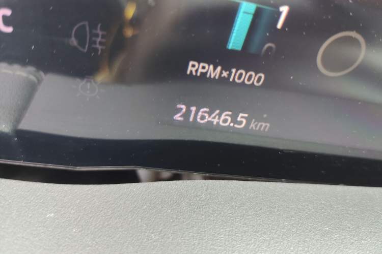 Used Ford Edge 2021 PLUS EcoBoost 245 Two-Wheel-Drive Titanium 7-Seater
