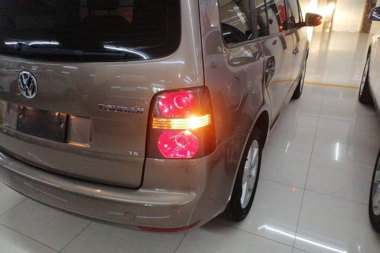 Used Volkswagen Touran 2015 1.4T DSG Comfort Edition 5 Seats