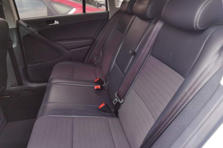 Used Volkswagen Tiguan L 2017 300TSI Automatic Two-Wheel Drive Silk Road Luxury Edition
