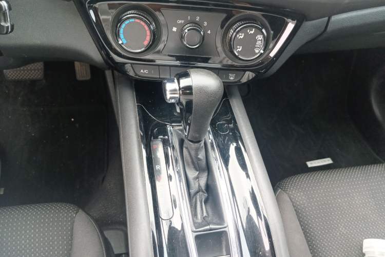 Used Honda Vezel 2020 1.5L CVT Elite Edition Gear Lever