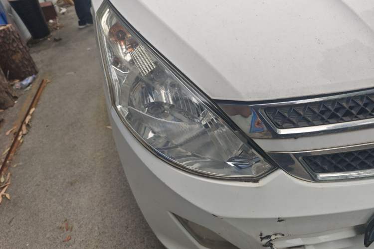 Used Wuling Rongguang V 2018 1.5L Standard Version Right Front Headlight