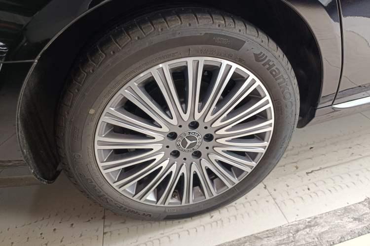 Used Mercedes-Benz E-Class 2023 Updated E 300 L Fashion Edition
