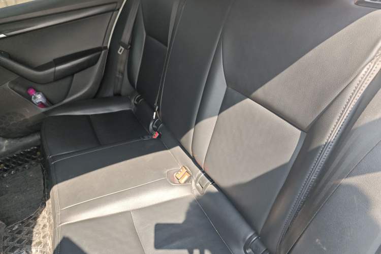 Used Skoda Octavia 2017 Classic Model 1.6L Manual Standard Edition
