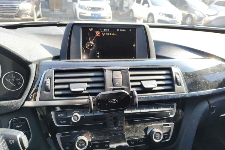 Used BMW 3 Series 2016 316i Fashion Model
