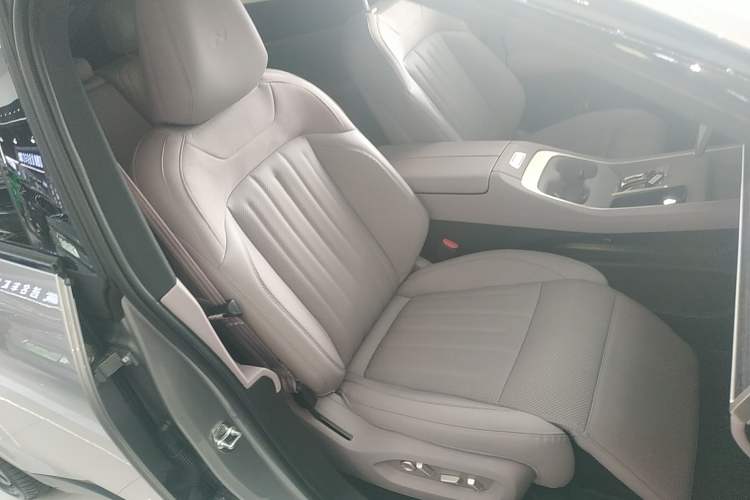 Used ONVO L60 2024 60 kWh Rear-Drive Version
