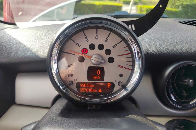 Used MINI 2011 1.6L ONE
