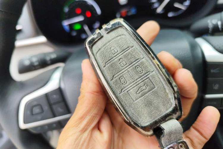 Used Toyota SIENNA 2023 2.5L Hybrid Comfort Edition Vehicle Key