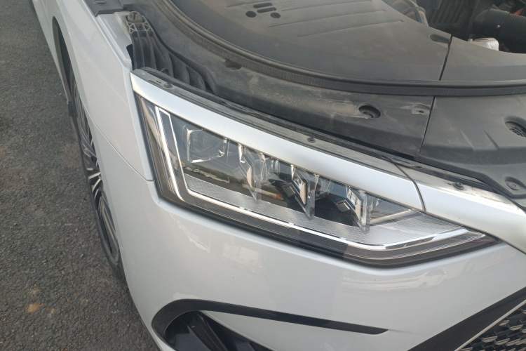 Used BYD Han 2024 DM-i Glory Edition 121KM Prestige Model Right Front Headlight