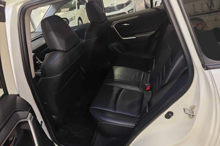 Used Toyota RAV4 2021 2.0L CVT 4x4 Style PLUS Edition