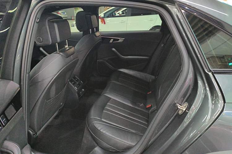 Used Audi A4L 2024 40 TFSI Luxury Dynamic Edition