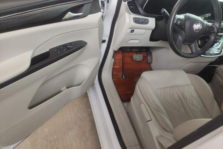 Used Buick GL8 2021 ES Landtrek 653T Comfort Edition