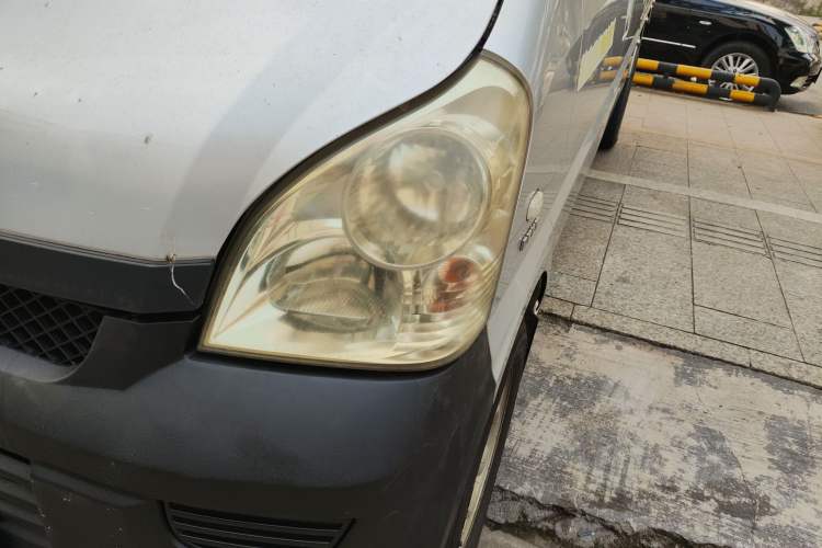 Used Wuling Rongguang Small Truck 2017 1.5L Double-Cab Basic Version L3C Left Front Headlight