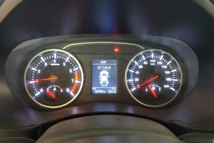 Used Great Wall Wingle 5 2017 2.4L European-spec Gasoline 2WD Elite Model with Big Double Cab – 4G69S4N Instrument Cluster