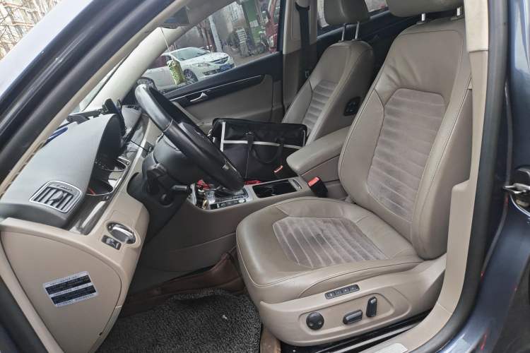 Used Volkswagen Magotan 2012 1.8TSI Prestige Model Left Front Seat