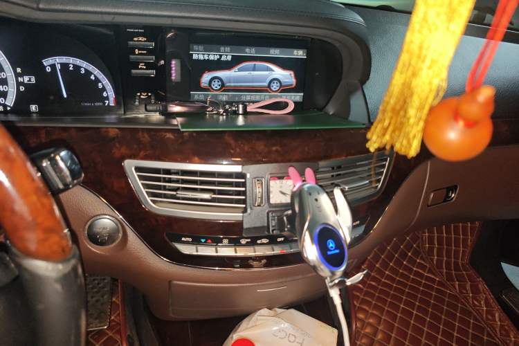 Used Mercedes-Benz S-Class 2011 S 350 L CGI Audio And AC Panel