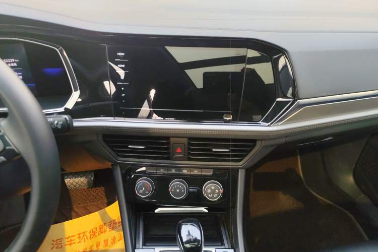 Used Volkswagen Sagitar 2021 280TSI DSG Excellence Edition Audio And AC Panel