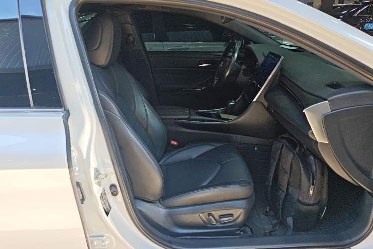 Used Toyota Avalon 2023 Dual-Engine 2.5L Luxury Edition
