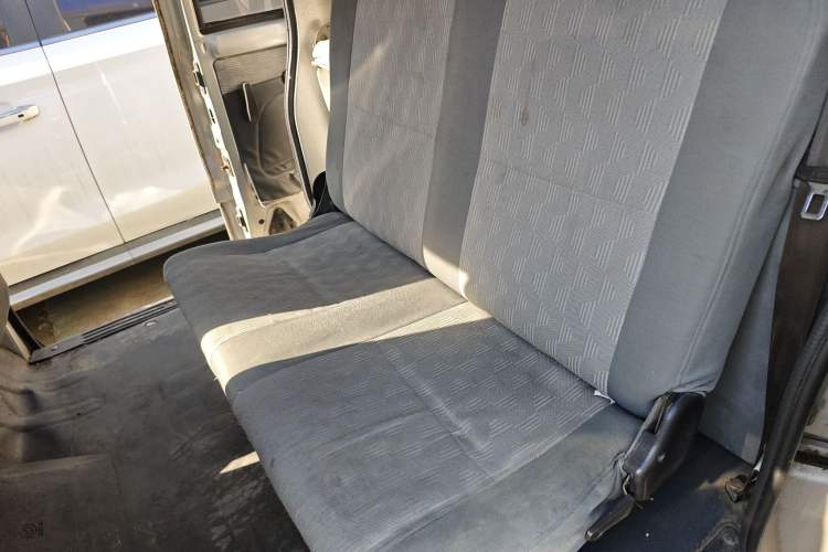 Used Wuling Rongguang 2011 1.2L Base Version
