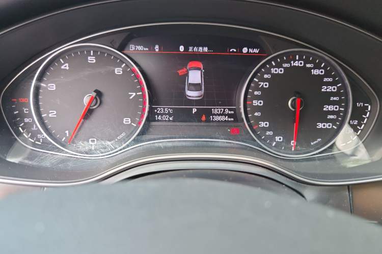 Used Audi A6L 2014 TFSI Standard Model Odometer Close Up