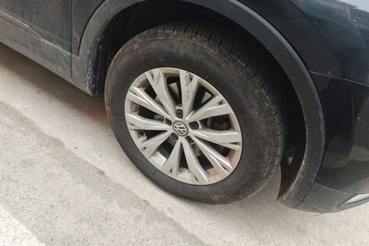 Used Volkswagen Tiguan L 2018 330TSI Automatic Two-Wheel Drive Luxury Edition Right Front Wheel Hub