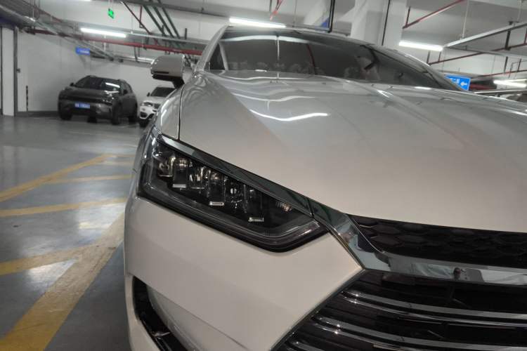 Used BYD Qin Pro New Energy 2019 DM Super Edition 1.5TI Automatic Smart Connect X-Trail Model China VI Standard Right Front Headlight